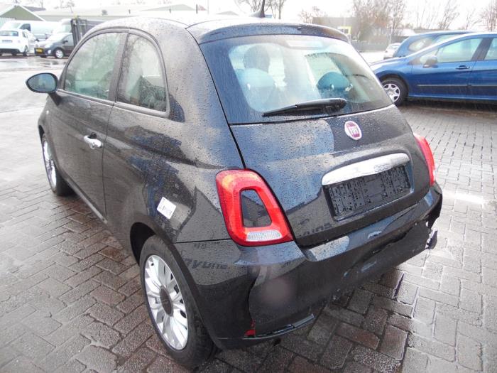 Fiat 500 0.9 TwinAir 80 Skrotfordon (2016, ZWART)