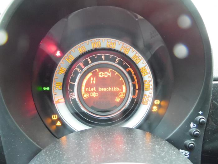 Fiat 500 0.9 TwinAir 80 Skrotfordon (2016, ZWART)