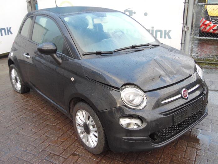 Fiat 500 0.9 TwinAir 80 Skrotfordon (2016, ZWART)