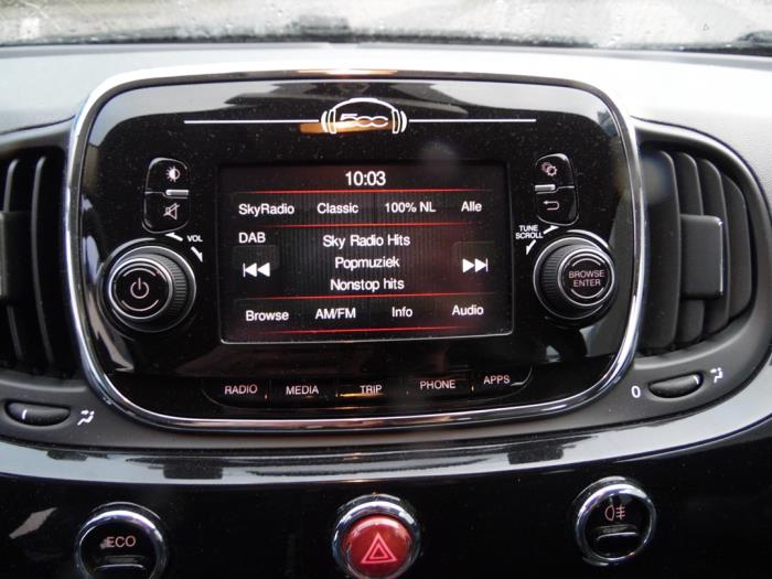 Fiat 500 0.9 TwinAir 80 Skrotfordon (2016, ZWART)