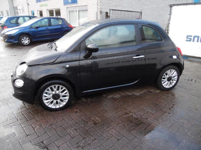 Fiat 500 0.9 TwinAir 80 Skrotfordon (2016, ZWART)