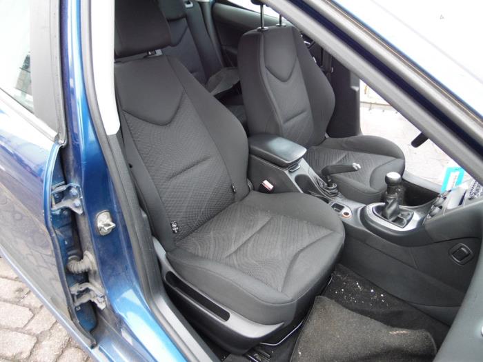 Peugeot 308 1.4 VTI 16V Skrotfordon (2008, BLAUW)