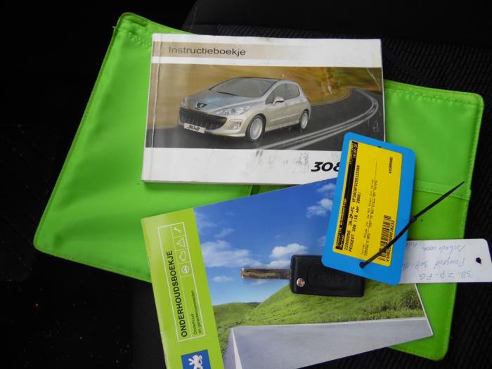 Peugeot 308 1.4 VTI 16V Skrotfordon (2008, BLAUW)