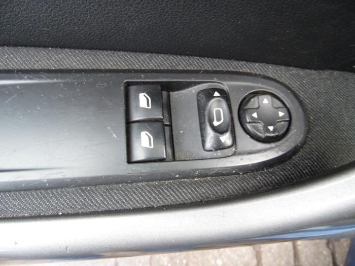 Peugeot 308 1.4 VTI 16V Skrotfordon (2008, BLAUW)