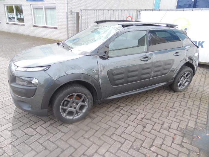 Citroen C4 Cactus 1.2 PureTech 82 12V Épave (2015, Gris)
