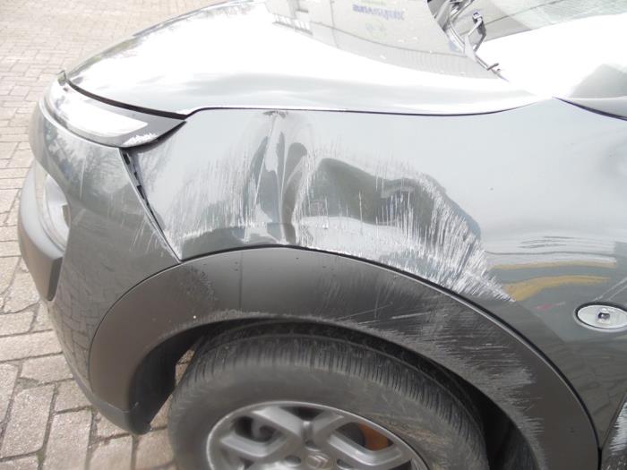 Citroen C4 Cactus 1.2 PureTech 82 12V Épave (2015, Gris)