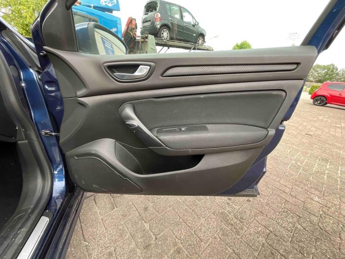 Renault Megane IV Estate 1.2 Energy TCE 100 Épave (2017, Bleu)