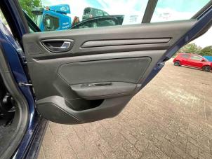 Renault Megane IV Estate 1.2 Energy TCE 100 Épave (2017, Bleu)