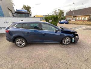 Renault Megane IV Estate 1.2 Energy TCE 100 Épave (2017, Bleu)