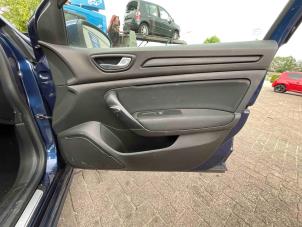 Renault Megane IV Estate 1.2 Energy TCE 100 Épave (2017, Bleu)