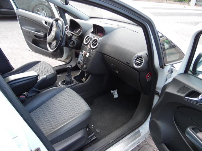 Opel Corsa D 1.3 CDTi 16V ecoFLEX Samochód złomowany (2011, Bialy)