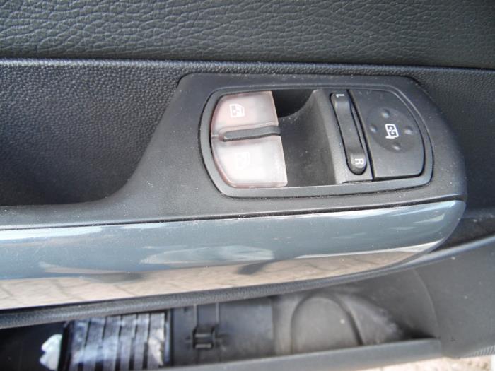 Opel Corsa D 1.3 CDTi 16V ecoFLEX Samochód złomowany (2011, Bialy)
