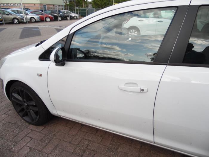 Opel Corsa D 1.3 CDTi 16V ecoFLEX Samochód złomowany (2011, Bialy)