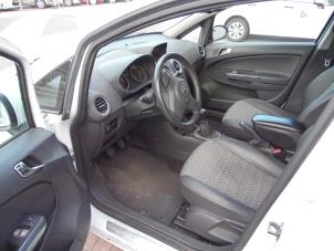 Opel Corsa D 1.3 CDTi 16V ecoFLEX Samochód złomowany (2011, Bialy)