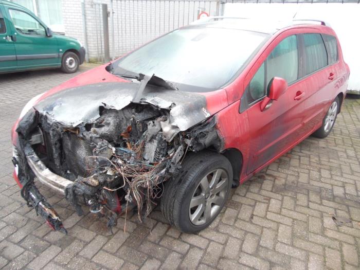 Peugeot 308 SW 1.6 HDi 16V FAP Salvage vehicle (2012, Red)