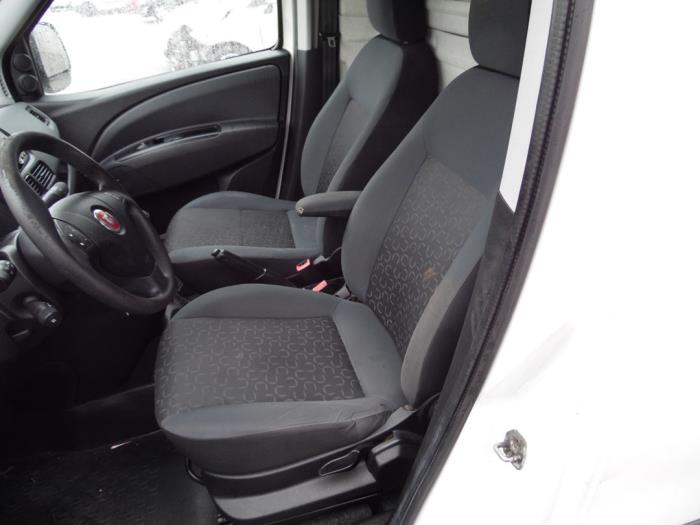 Fiat Doblo Cargo 1.3 D Multijet Épave (2012, Blanc)
