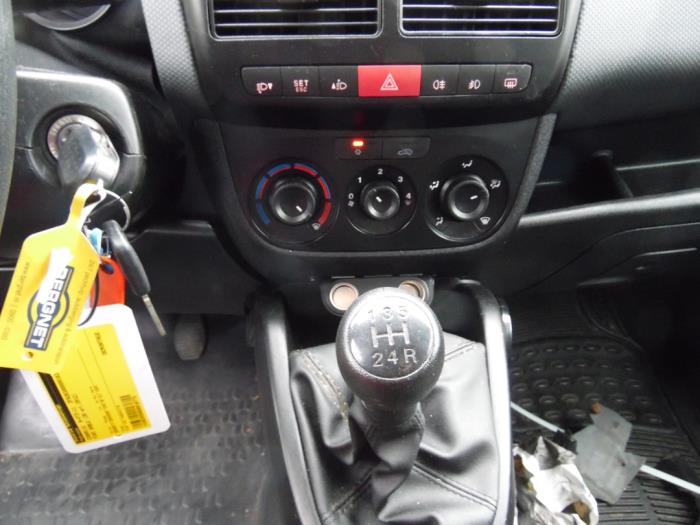 Fiat Doblo Cargo 1.3 D Multijet Épave (2012, Blanc)