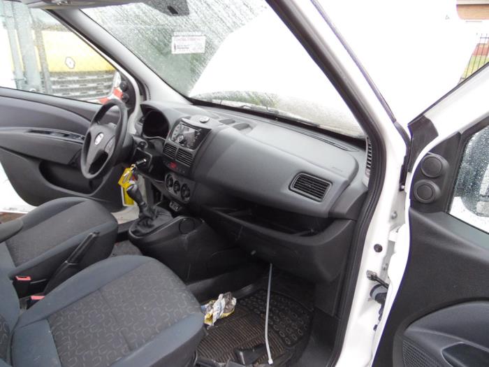 Fiat Doblo Cargo 1.3 D Multijet Épave (2012, Blanc)