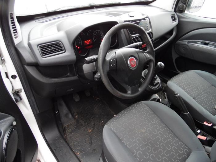 Fiat Doblo Cargo 1.3 D Multijet Épave (2012, Blanc)