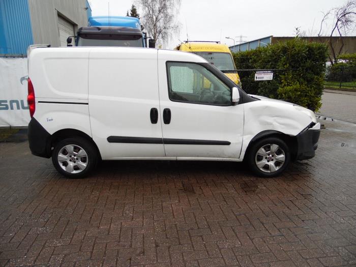 Fiat Doblo Cargo 1.3 D Multijet Épave (2012, Blanc)