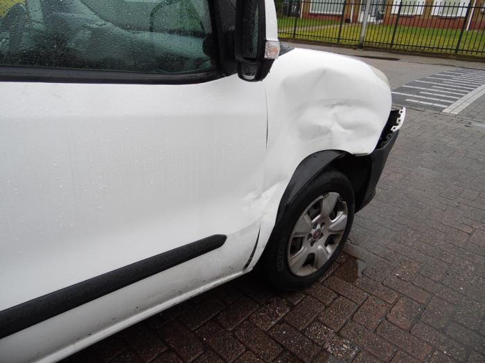 Fiat Doblo Cargo 1.3 D Multijet Épave (2012, Blanc)