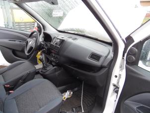 Fiat Doblo Cargo 1.3 D Multijet Épave (2012, Blanc)
