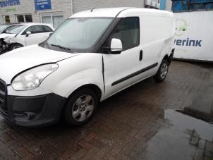 Fiat Doblo Cargo 1.3 D Multijet Épave (2012, Blanc)