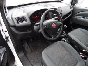 Fiat Doblo Cargo 1.3 D Multijet Épave (2012, Blanc)