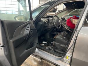 Citroen C4 Spacetourer 1.2 12V PureTech 130 Épave (2018, Gris)
