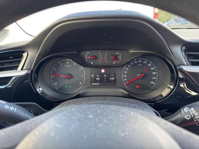 Opel Corsa F 1.2 Turbo 12V 100 Épave (2023, Gris)