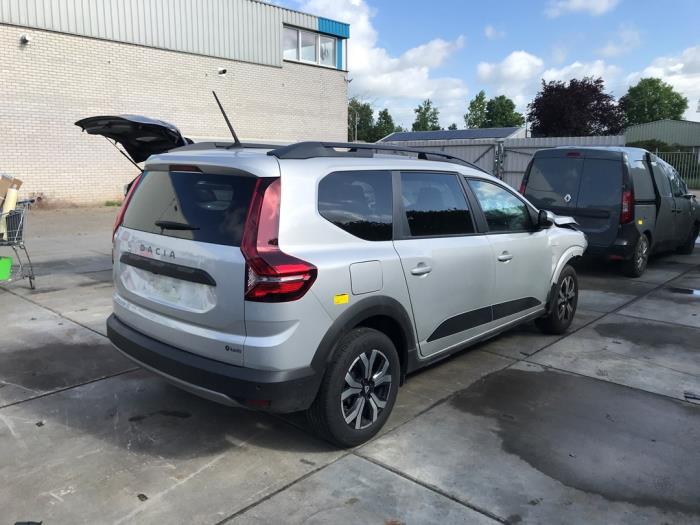 Dacia Jogger 1.0 TCe 110 12V Skrotfordon (2022, GRIJS)