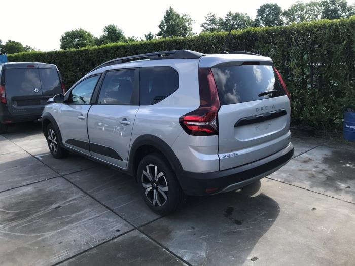Dacia Jogger 1.0 TCe 110 12V Skrotfordon (2022, GRIJS)