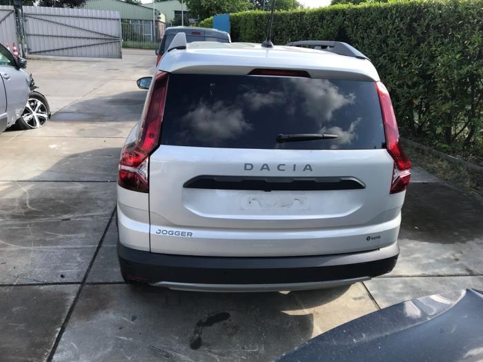 Dacia Jogger 1.0 TCe 110 12V Skrotfordon (2022, GRIJS)