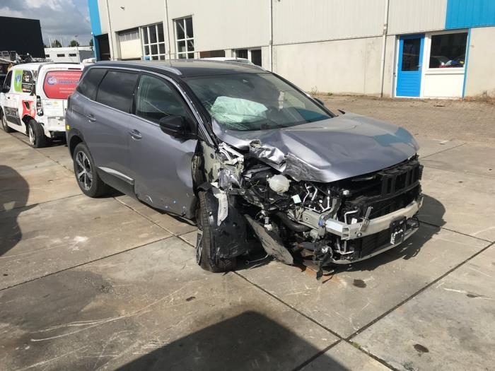 Peugeot 5008 II 1.2 12V e-THP PureTech 130 Épave (2024, Gris)