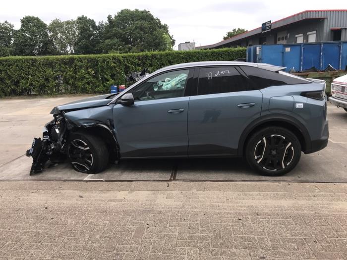 Peugeot 3008 III e-3008 210 73 kWh Schrottauto (2024, Blau)
