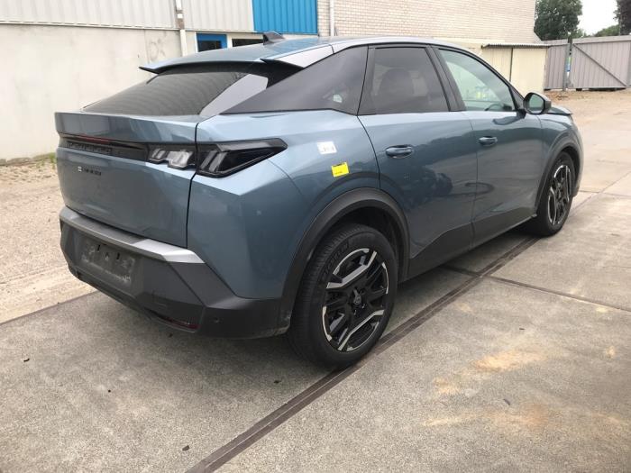 Peugeot 3008 III e-3008 210 73 kWh Schrottauto (2024, Blau)