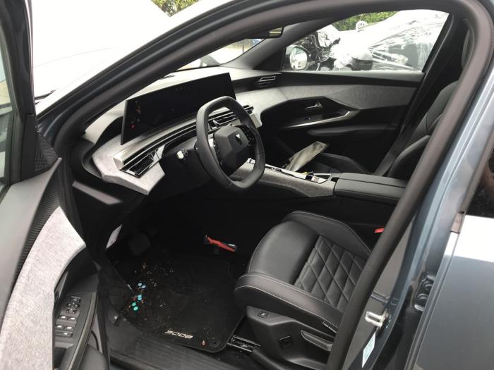 Peugeot 3008 III e-3008 210 73 kWh Schrottauto (2024, Blau)