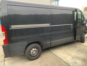 Peugeot Boxer 2.2 BlueHDi 140 Vehículo de desguace (2024, Gris)