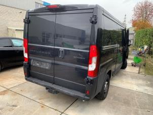 Peugeot Boxer 2.2 BlueHDi 140 Vehículo de desguace (2024, Gris)