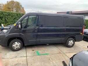 Peugeot Boxer 2.2 BlueHDi 140 Vehículo de desguace (2024, Gris)