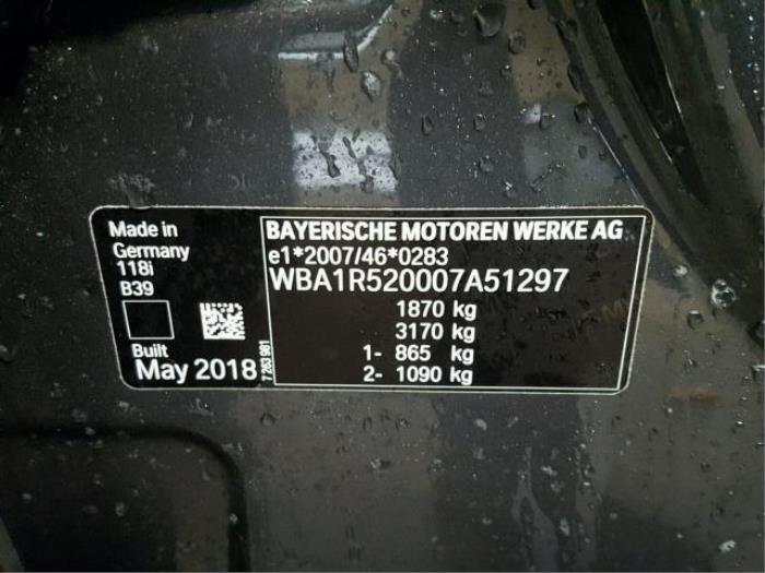 BMW 1 serie 118i 1.5 TwinPower 12V Salvage vehicle (2018, Metallic, Gray)