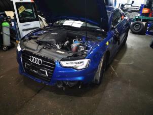 Audi A5 2.0 TDI 16V Épave (2015, Bleu)