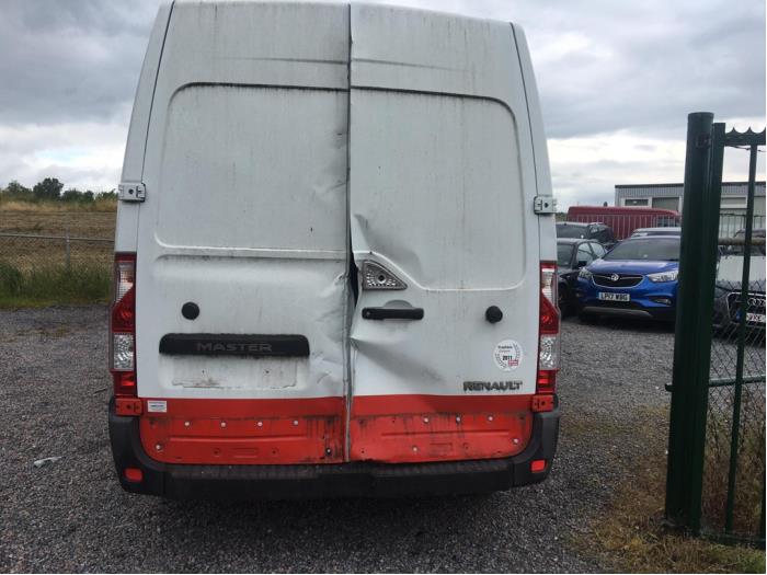 Renault Master III 2.3 dCi 100 16V FWD Vehículo de desguace (2011)