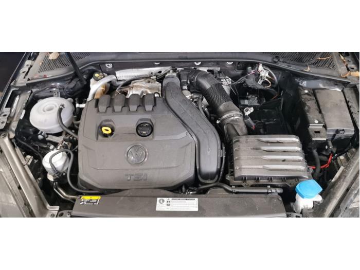 Volkswagen Golf VII 1.5 TSI Evo BlueMotion 16V Samochód złomowany (2018, Metalik, Niebieski)