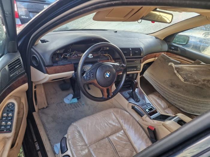 BMW 5 serie 520i 24V Épave (2001, Bleu)