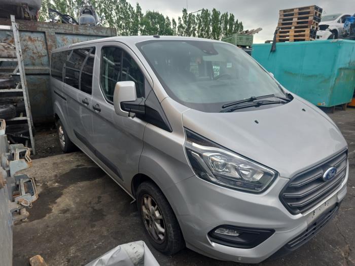 Ford Transit Custom 2.0 TDCi 16V Eco Blue 105 Vehículo de desguace (2018, Gris plateado, Moondust)