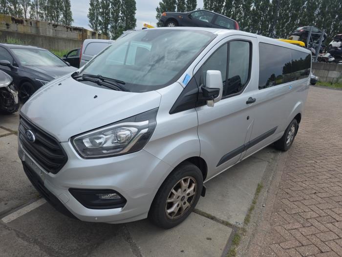 Ford Transit Custom 2.0 TDCi 16V Eco Blue 105 Vehículo de desguace (2018, Gris plateado, Moondust)