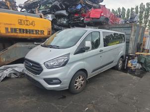 Ford Transit Custom 2.0 TDCi 16V Eco Blue 105 Vehículo de desguace (2018, Gris plateado, Moondust)
