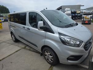 Ford Transit Custom 2.0 TDCi 16V Eco Blue 105 Vehículo de desguace (2018, Gris plateado, Moondust)