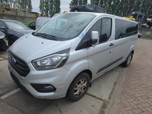 Ford Transit Custom 2.0 TDCi 16V Eco Blue 105 Vehículo de desguace (2018, Gris plateado, Moondust)